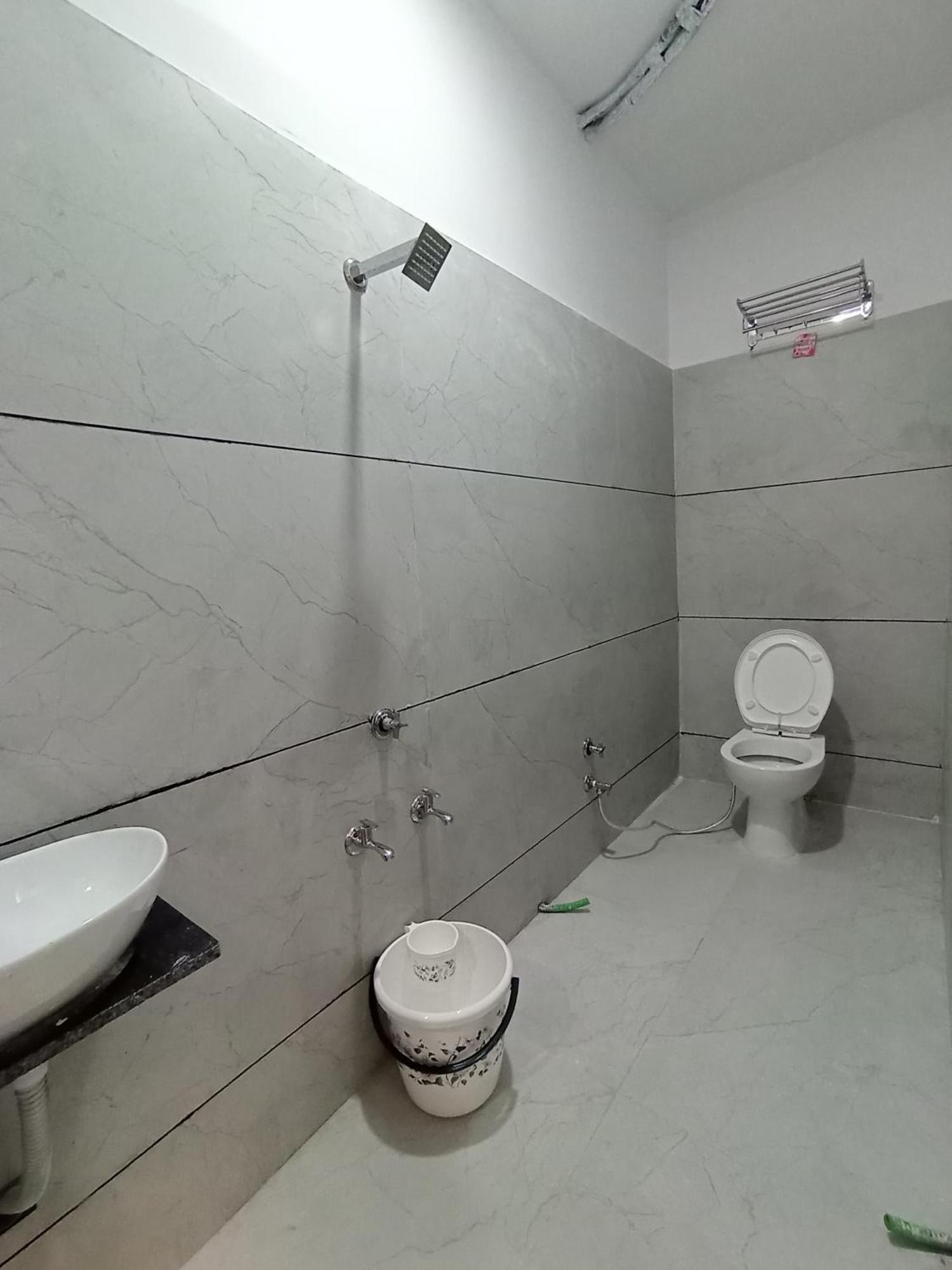 Hotel Hampton Vyara Екстер'єр фото
