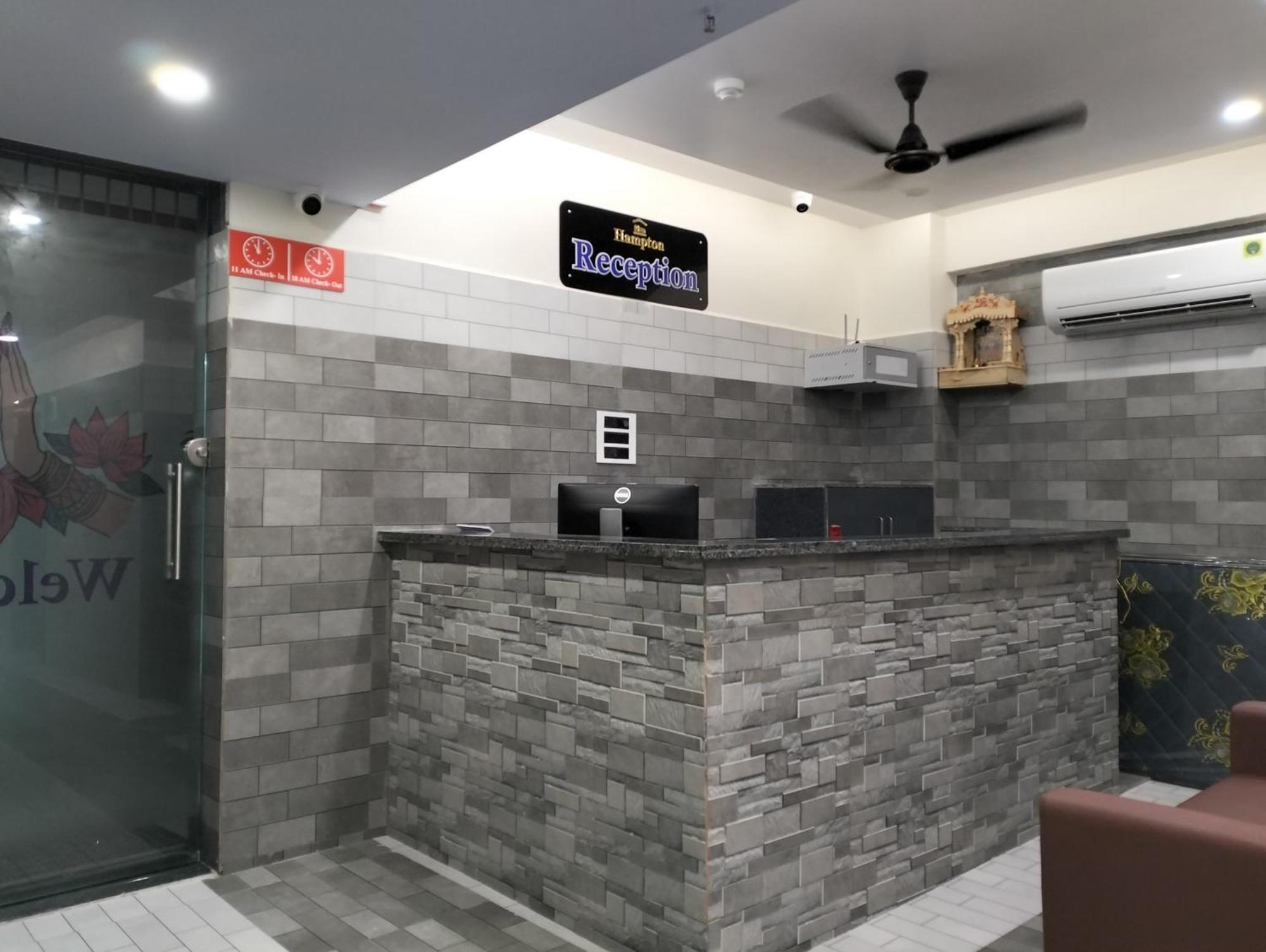 Hotel Hampton Vyara Екстер'єр фото